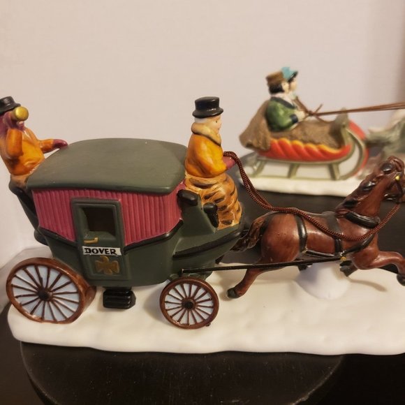 Department 56 Sleighride & Dover Coach Heritage Village Collection - Picture 3 of 8